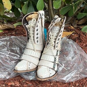 Chic White Lace-Up Women's Boots